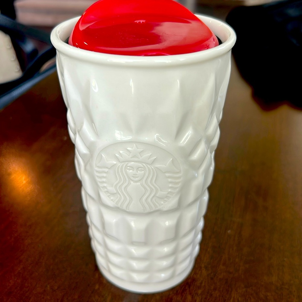 Starbucks White Siren Quilted Look Ceramic Cup Mug travel Tumbler Red Lid 10 oz